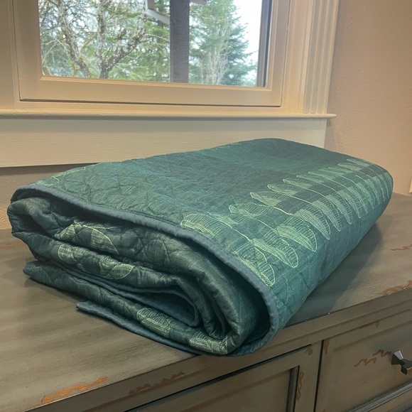 OPALHOUSE Jungalow Teal Design Colored Double Sided Quilted Blanket - Picture 5 of 14